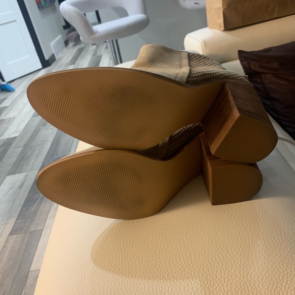 Brand new with box! Adorable Steve Madden boots - Picture 6 of 6